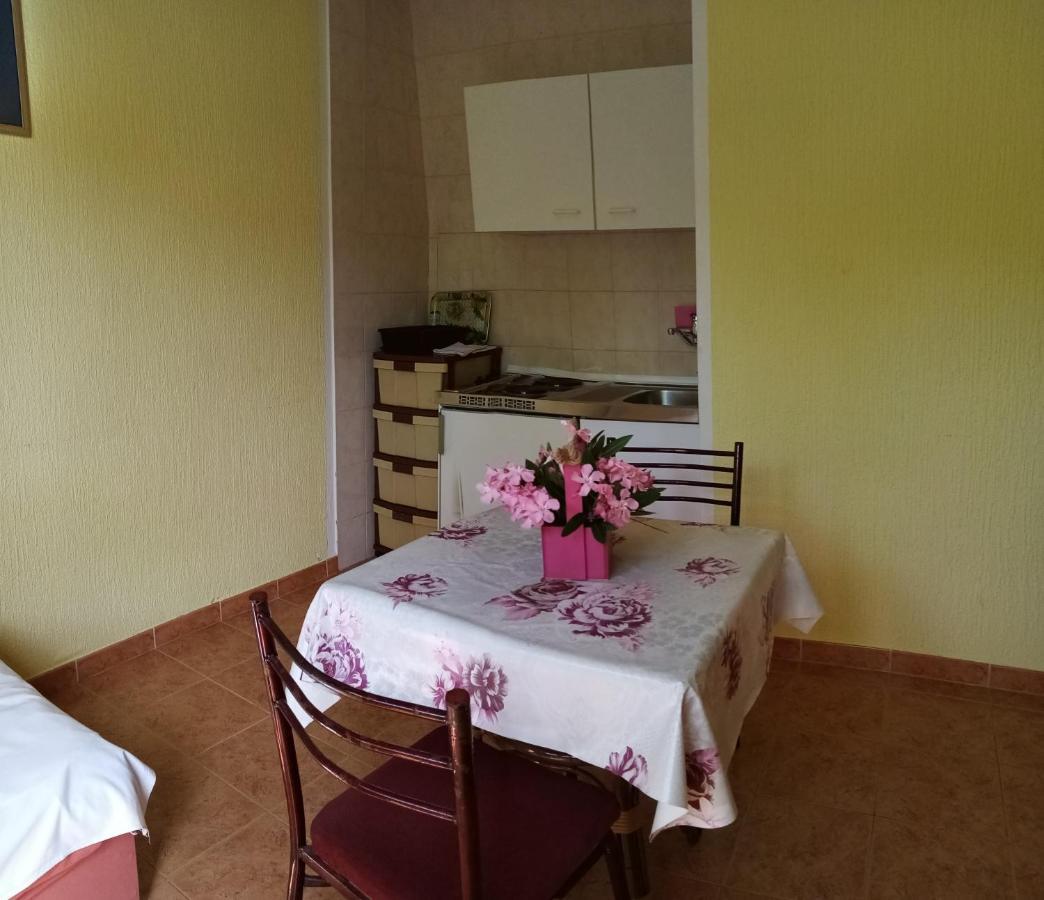 Guesthouse Lautasevic Petrovac 外观 照片