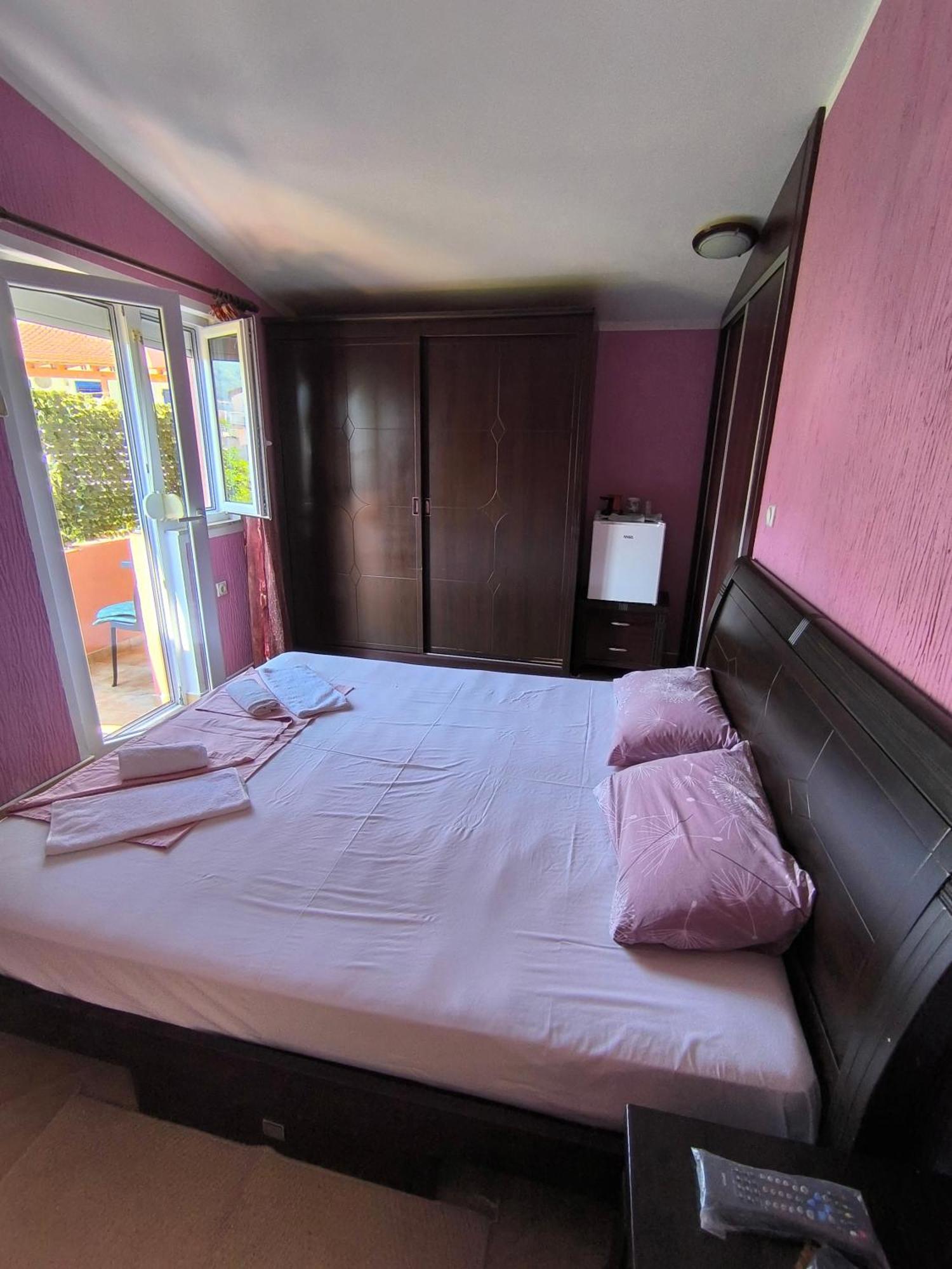Guesthouse Lautasevic Petrovac 外观 照片
