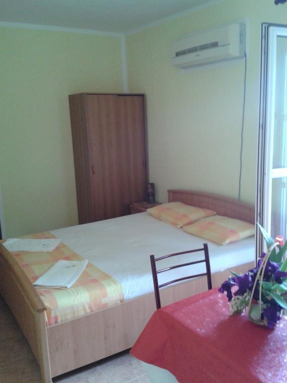 Guesthouse Lautasevic Petrovac 外观 照片